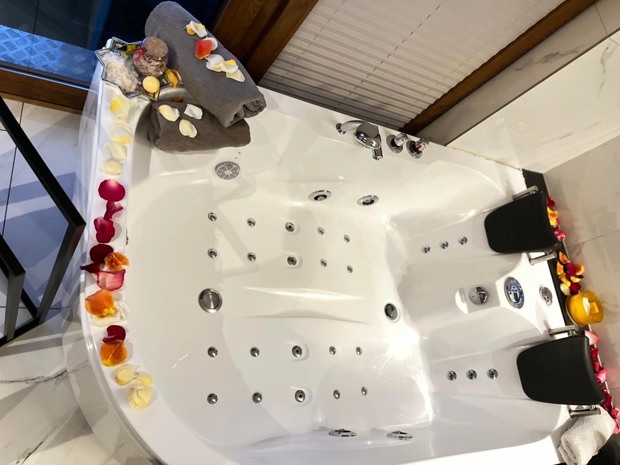 Jacuzzi Rakowicka Top Apartments Cracovie Extérieur photo